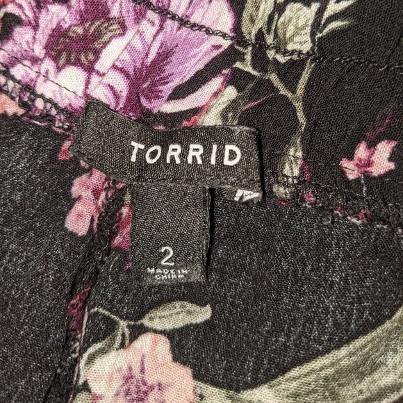 Torrid Black Floral Gauze Overskirt Shorts - Picture 4 of 6